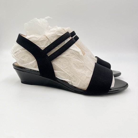 6W‎ 6 W WIDE LifeStride Womens Black Yolo Ankle Strap Low Wedge Sandals Shoes - Picture 2 of 13